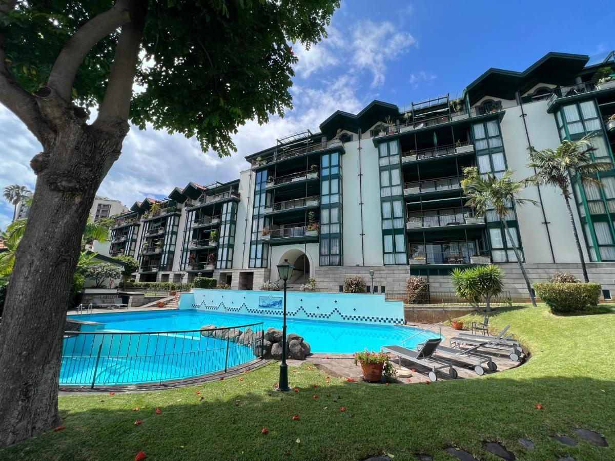 Luxury Oceanfront At Reid'S Gardens Daire Funchal Dış mekan fotoğraf