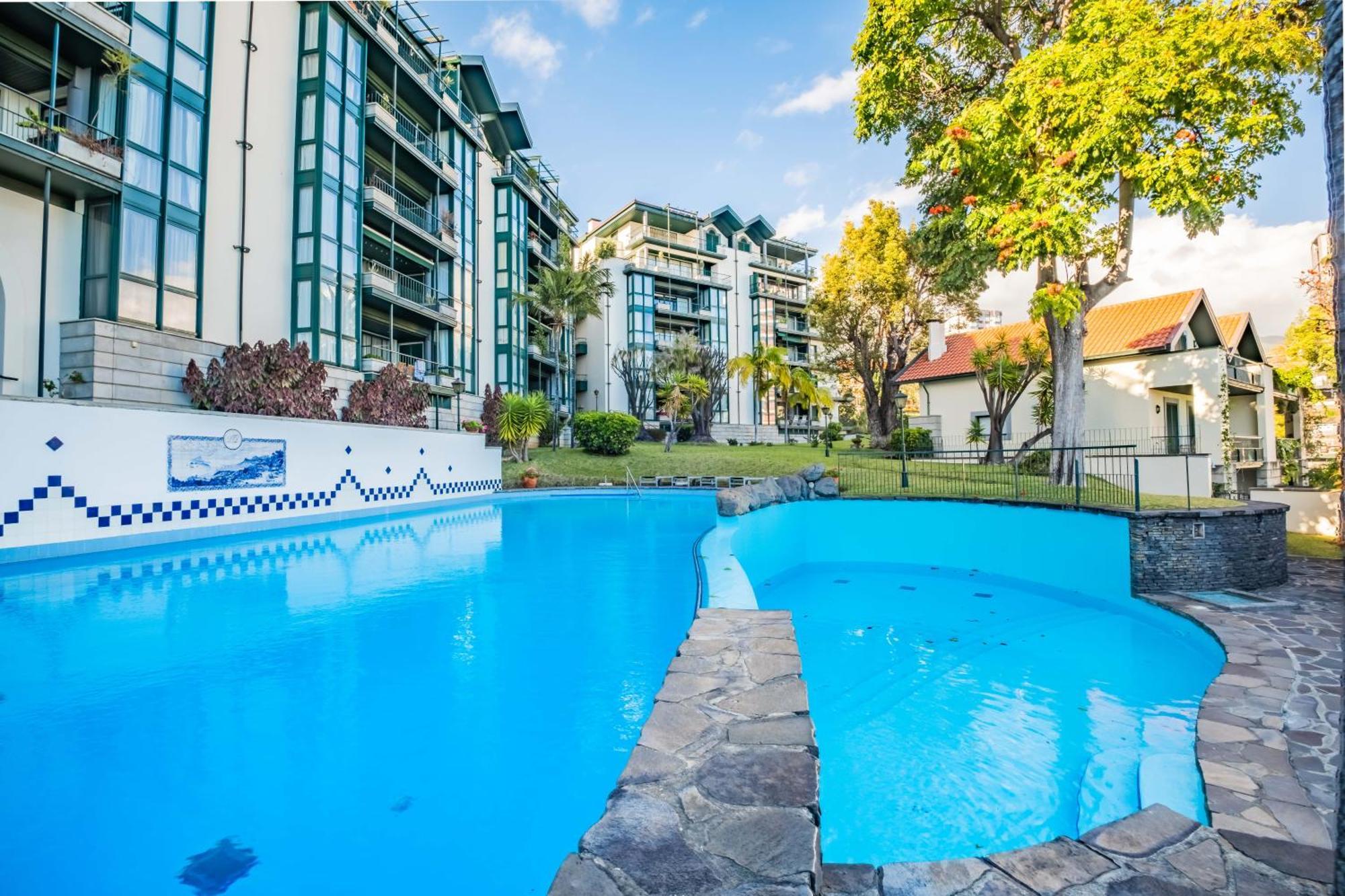 Luxury Oceanfront At Reid'S Gardens Daire Funchal Dış mekan fotoğraf